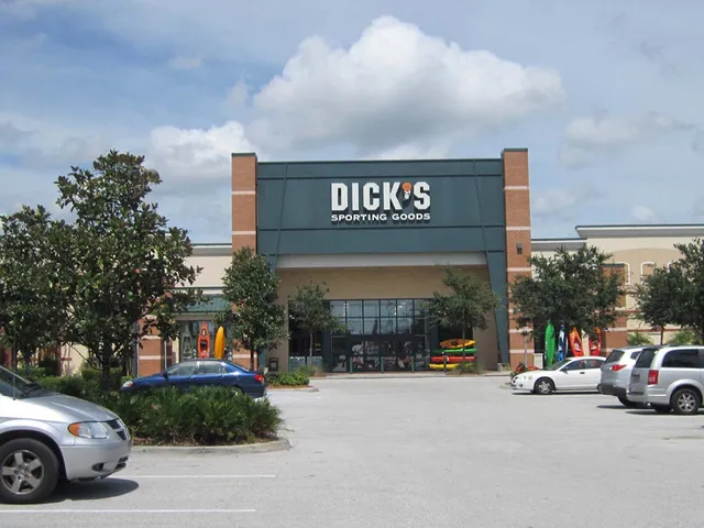 DICK'S Sporting Goods
