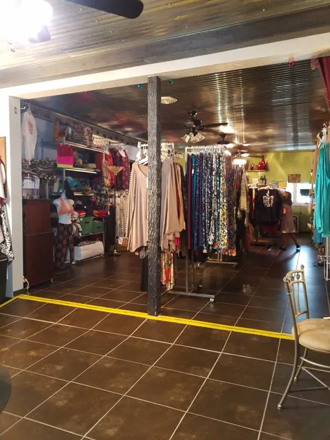 The Blue Pineapple Boutique