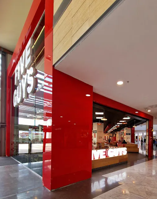 Five Guys Burgers and Fries Parquesur