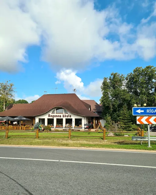 Raganas Ķēķis Hotel