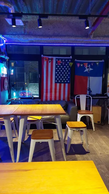 8 Stars American Bar