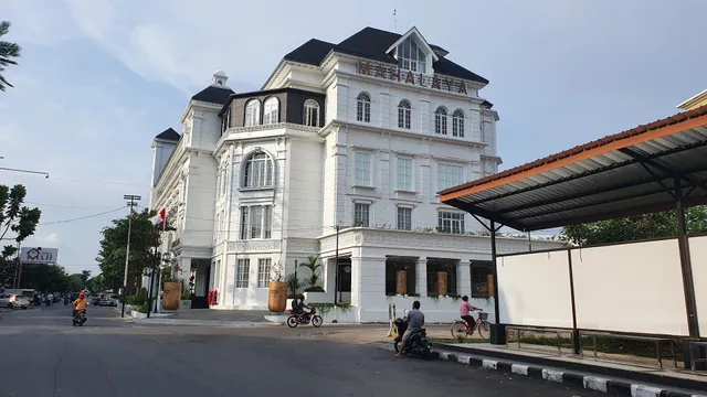 MAHALAYA: The Legacy Hotel