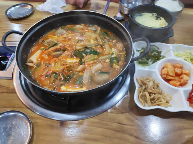 고령촌돼지찌게 안지랑점