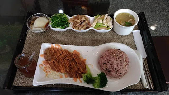 有緣素食琥珀主題館