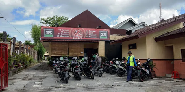 Waroeng Spesial Sambal "SS" Jakal KM 12