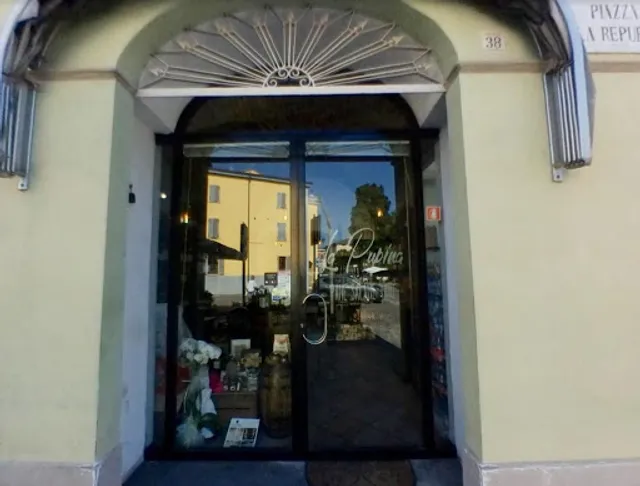 La Pupina Pane Salame Vino