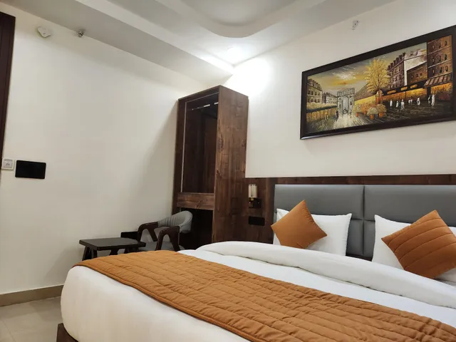 Hotel Red flame residency