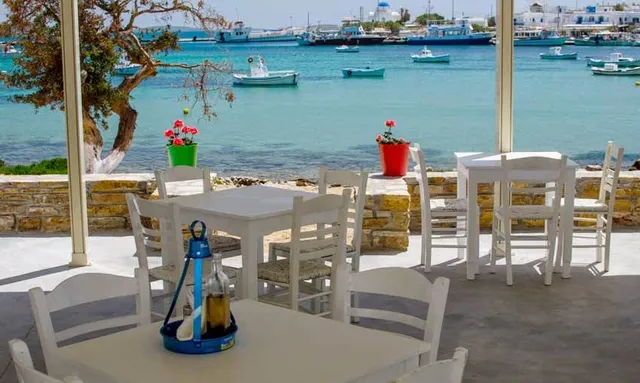 Sunday Hotel Antiparos