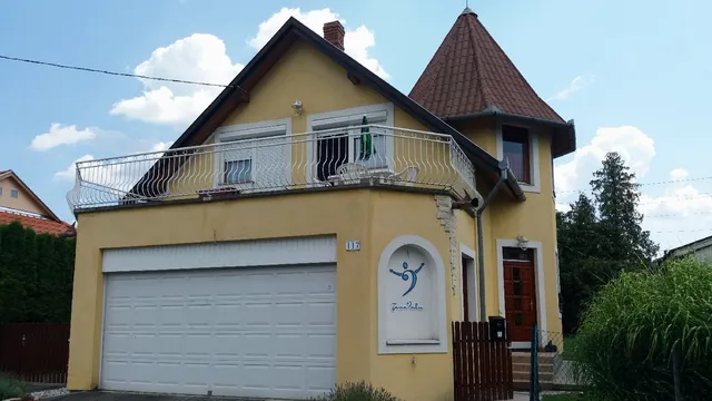 Hajas Família Kiadó Szobák