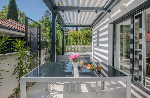 Elle Luxury Apartments by KRALJ Travel