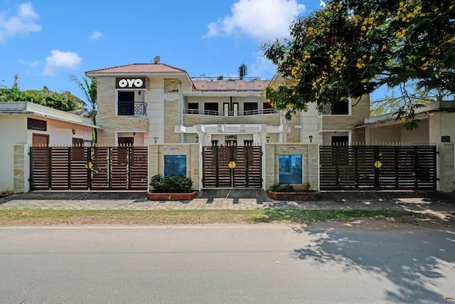 Super OYO Collection O Nayana Square Service Apartment