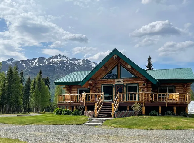 Log Cabin Wilderness Lodge