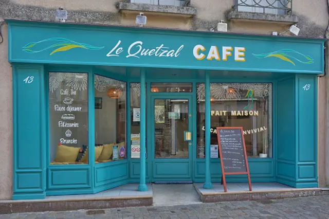 Le Quetzal Café