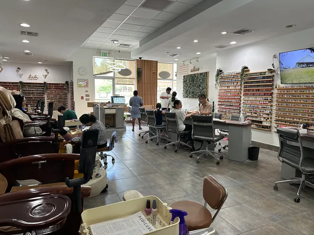 Nails spa Avalon