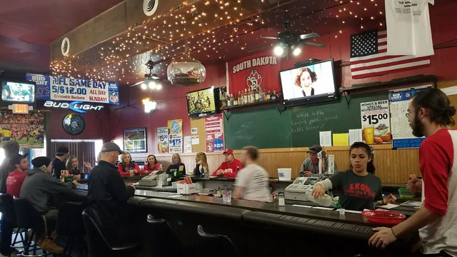 Leo's Sports Bar & Grill