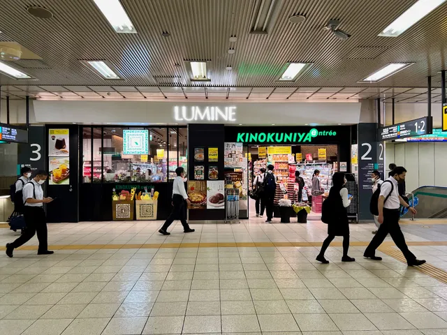 KINOKUNIYA entrée Lumine Shinjuku Store