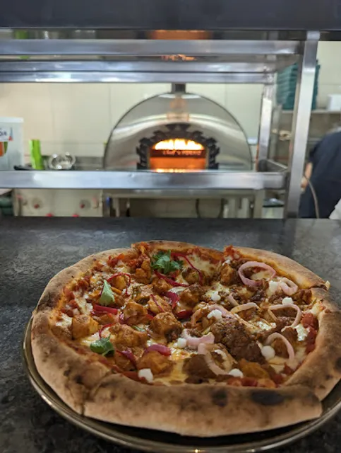 Van Dough Cafe & Pizzeria