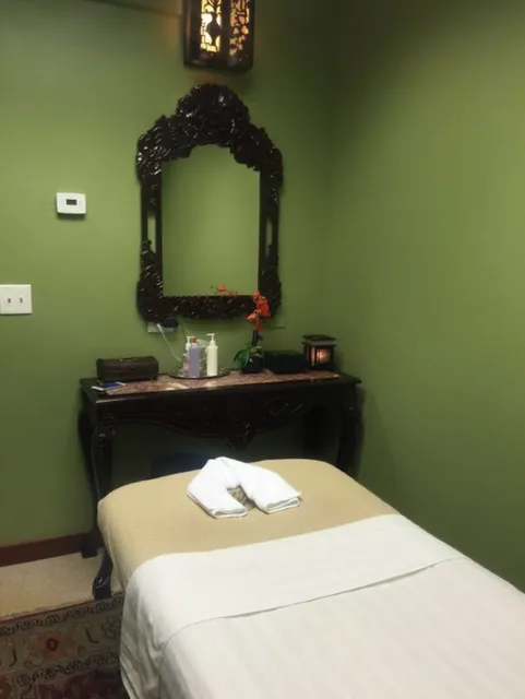 Yini Massage