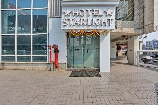 OYO Flagship 83475 Hotel Starlight