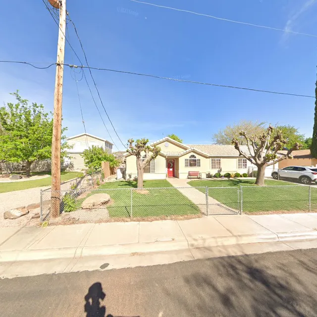 Suzy's Closet Dresses & Alterations