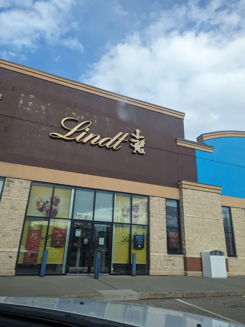 Lindt Chocolate Shop - Edmonton
