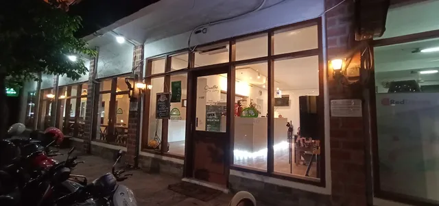 Quatro Coffee & Eatery