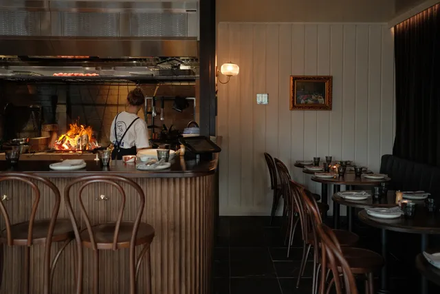 Camina Restaurant & Bar