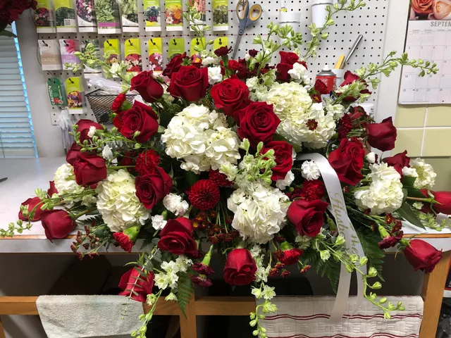 Chickadee Tree Floral & Gifts