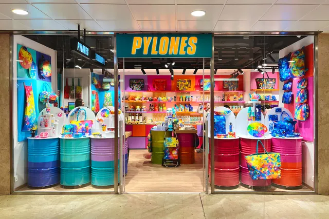 Pylones