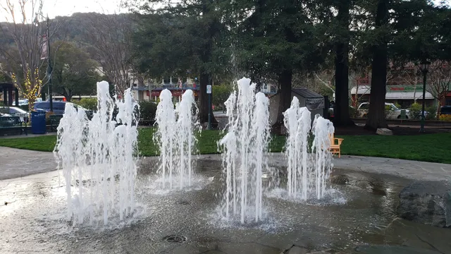 Los Gatos Town Plaza Park