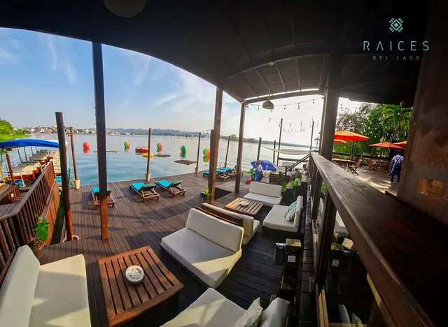 Restaurante Raíces del Lago