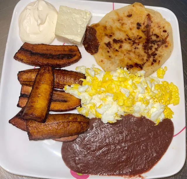 Pupuseria & Restaurant San Luis