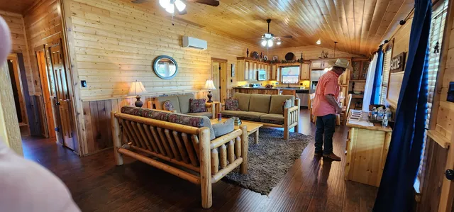 Ulrich Lifestyle Structures - Cabin Park