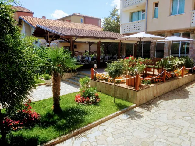 Saint George Family Hotel