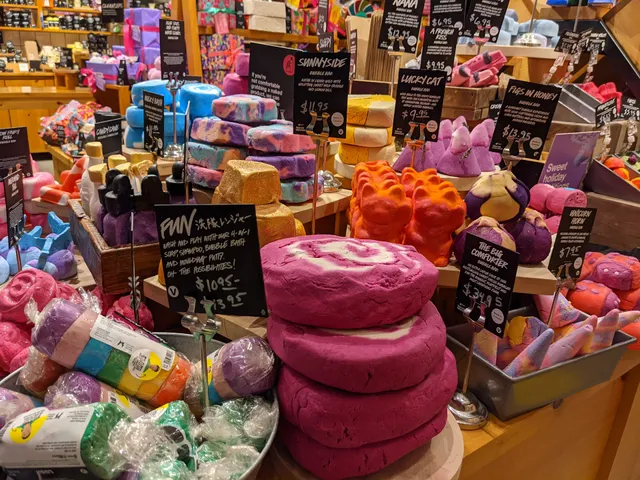 Lush Cosmetics 50th & France