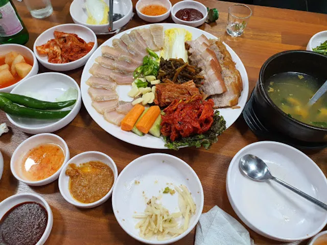 Kim Myeong-ja Gulgukbap