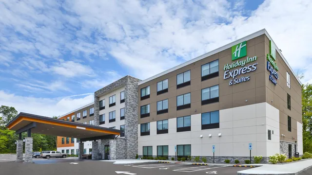 Holiday Inn Express & Suites Painesville - Concord by IHG