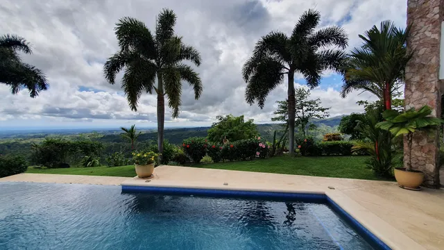 Hawk's Nest Bed & Breakfast