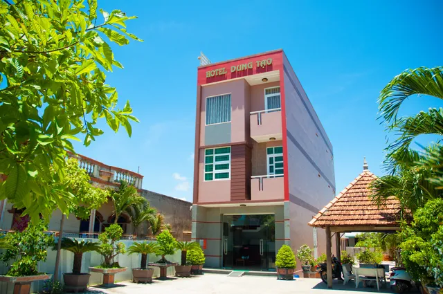 Hotel Dung Tạo