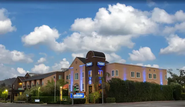 Hotel Vinea, a Travelodge by Wyndham