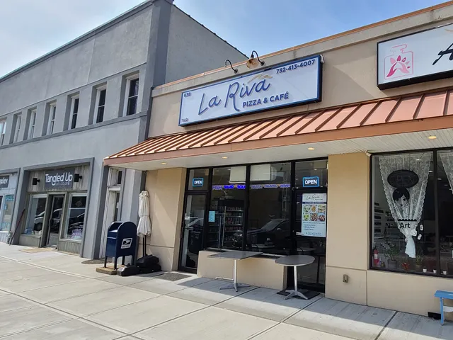 La Riva Kosher Pizza & Restaurant