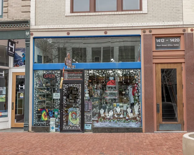 El Loro Jewelry & Gifts