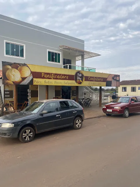 Panificadora e Confeitaria Café com Pão