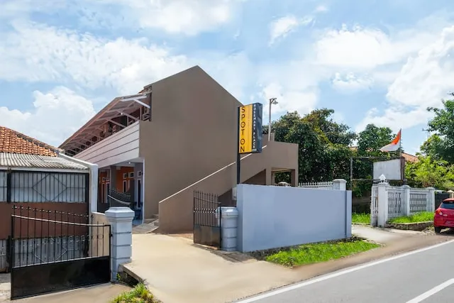 SPOT ON 2705 Rosemary Place