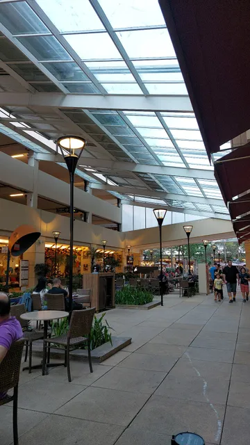 Open Mall The Square