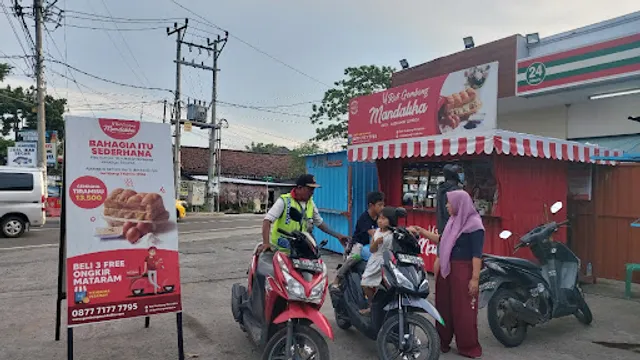 Toko Roti Gembong Mandalika-enak-lembut-murah