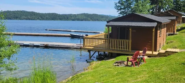 Cottonwood Bay Resort