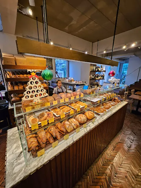 Holey Artisan Bakery and Cafe Suan Phlu