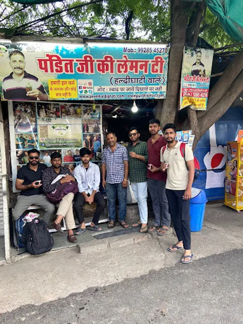 PANDIT JI KI LEMON TEA