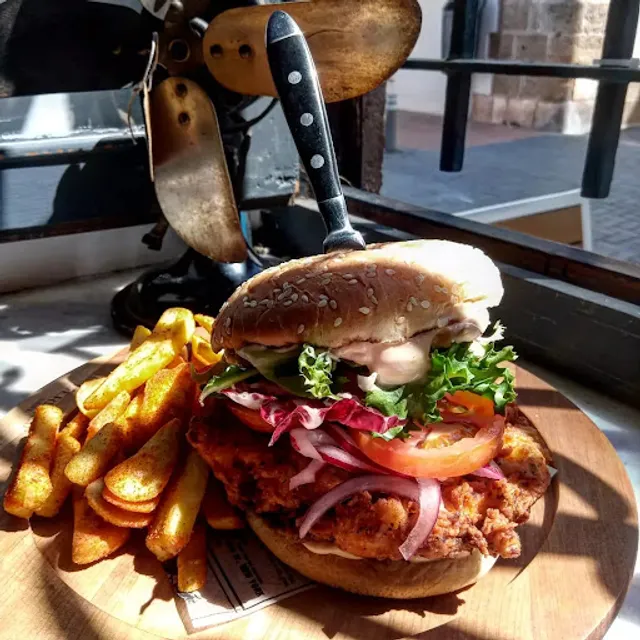 BLACK MARKET BBQ, DENIA